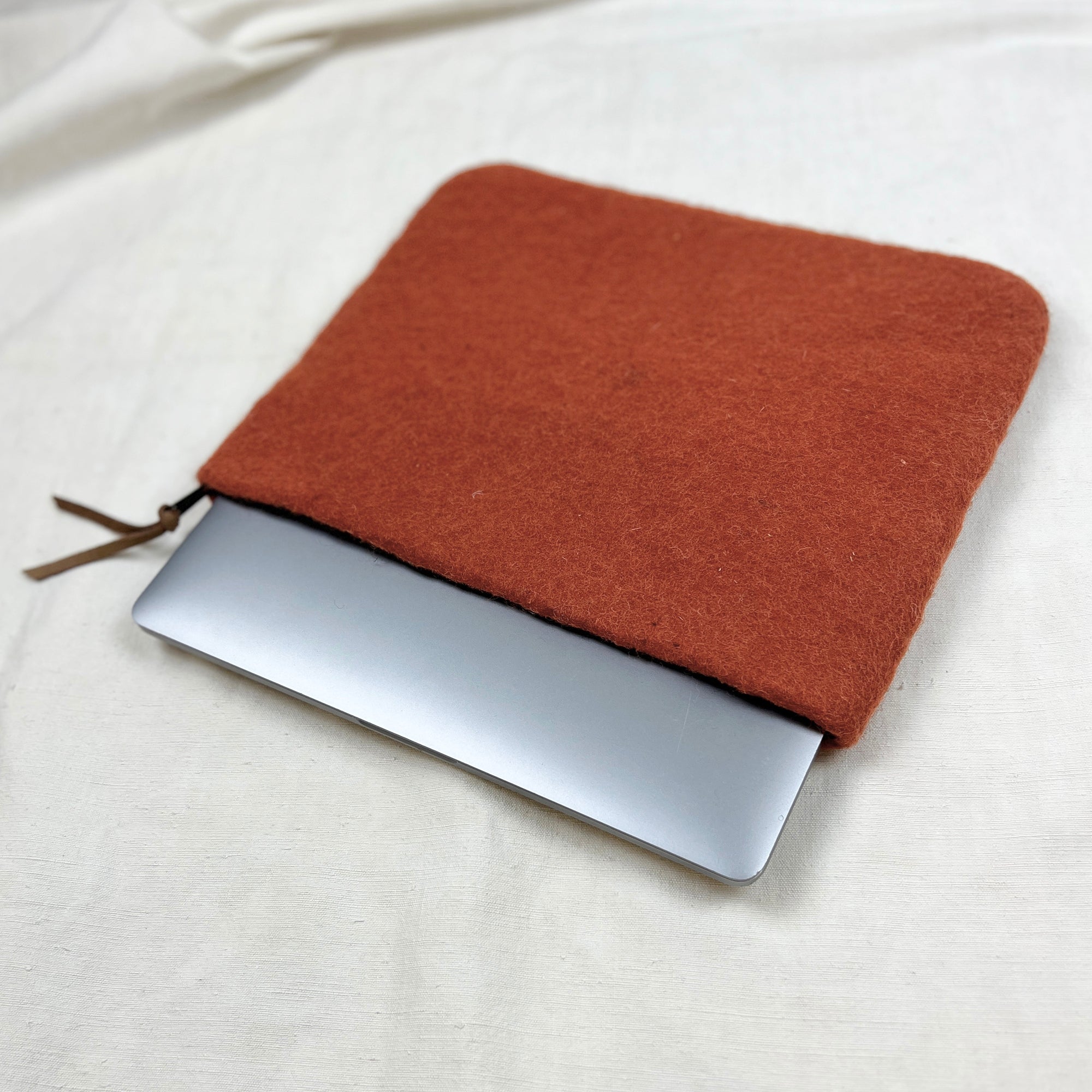 Showcase:Felt Document Bag - CUHK
