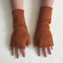 SAGLO Unisex Merino Wristwarmer Fingerless Gloves Burnt Orange