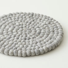 MILDO Handmade Felt Ball Table Mat Trivet Light Grey