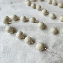 TARULATA & UTSHA Boho Felt Ball Pompom Garlands 200cm Cream
