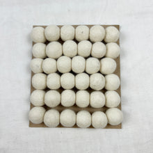 TARULATA & UTSHA Boho Felt Ball Pompom Garlands 200cm Cream