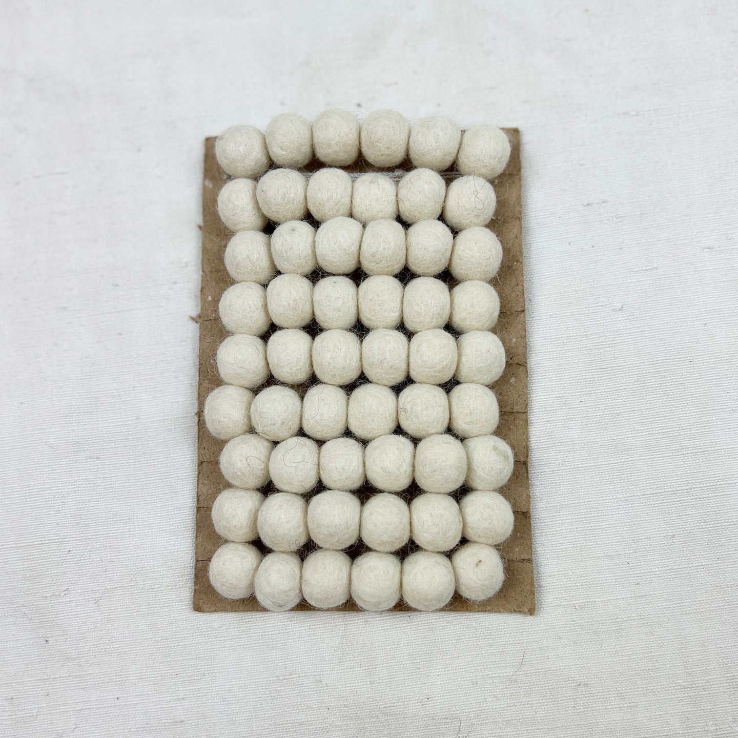 TARULATA & UTSHA Boho Felt Ball Pompom Garlands 200cm Cream – AURA QUE
