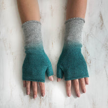 CHAYA Dipdye Ombre Wristwarmer Fingerless Gloves