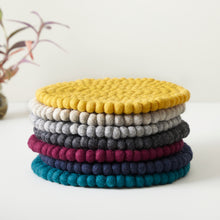 MILDO Handmade Felt Ball Table Mat Trivet